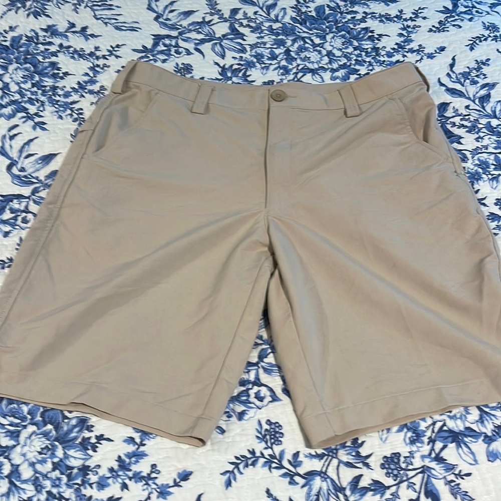 Tan mens size 36 under armor shorts